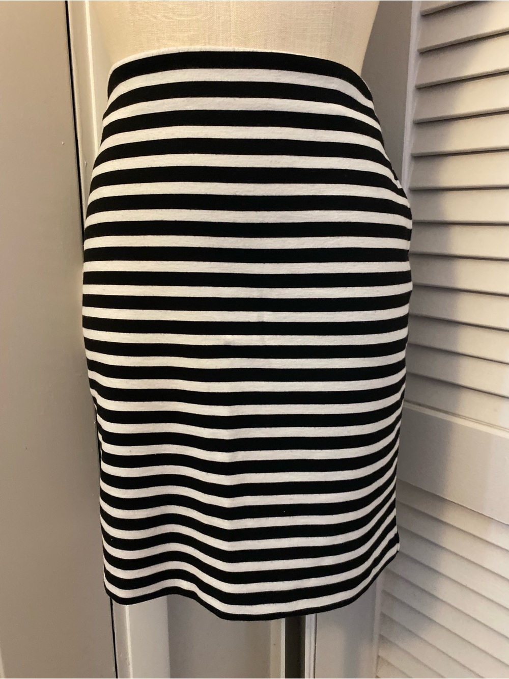Merona Black and White Striped Pencil Skirt- Size 8